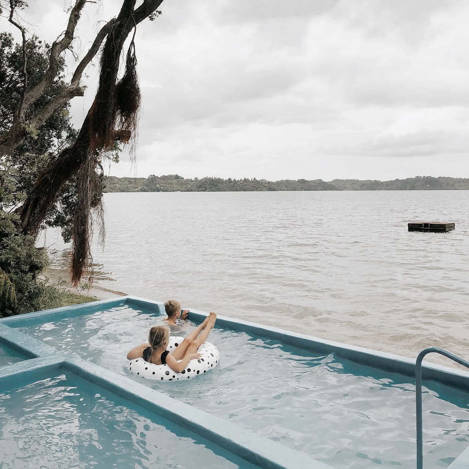 &sunday | kids pool tube | bubbles - seasonal