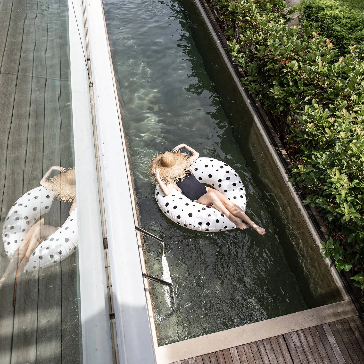 &sunday | oversized pool tube | bubbles - seasonal